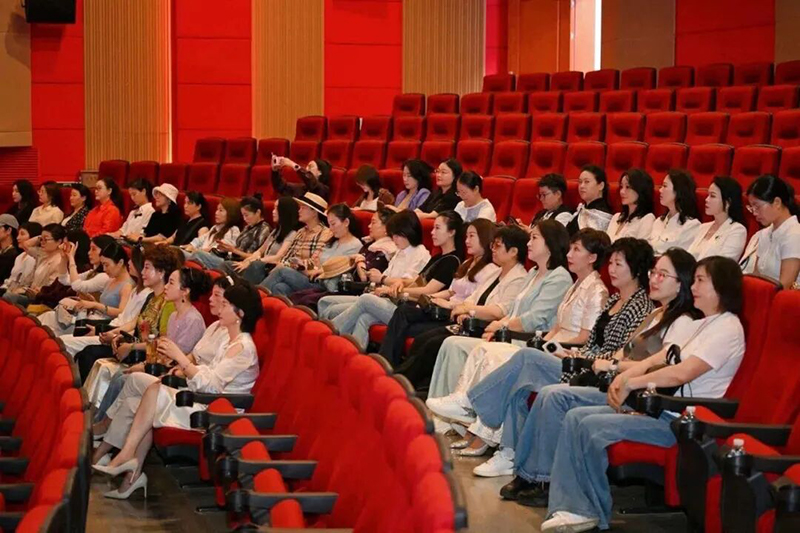 巾帼力量,共促发展!鄞象两区女企业家代表团走进音王 巾帼力量,共促发展!鄞象两区女企业家代表团走进音王
